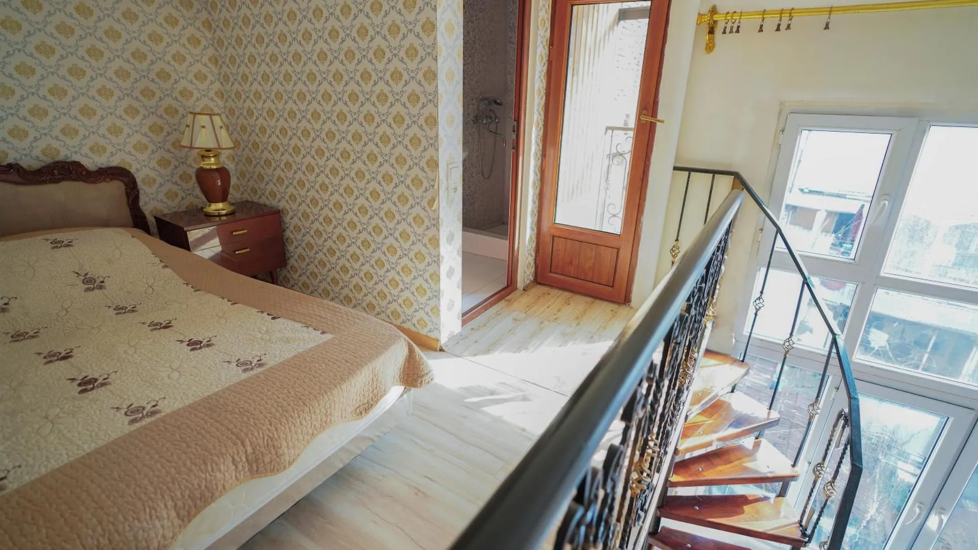 Apartments In Historic XIX Century Building Of Old Tbilisi - Walk To Everything Georgia
