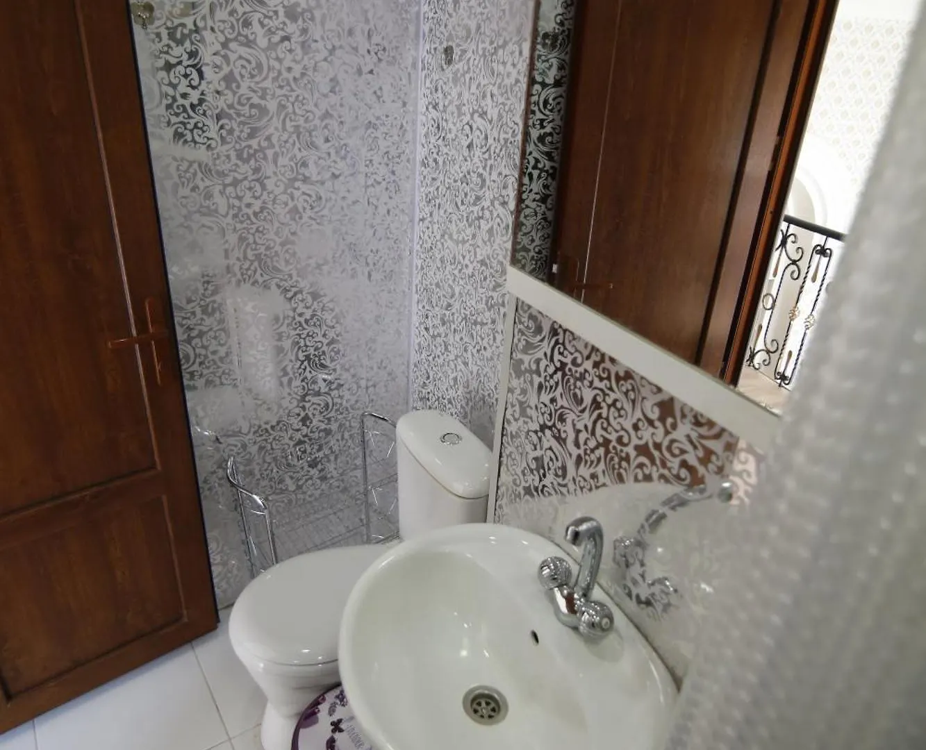 Apartments In Historic XIX Century Building Of Old Tbilisi - Walk To Everything