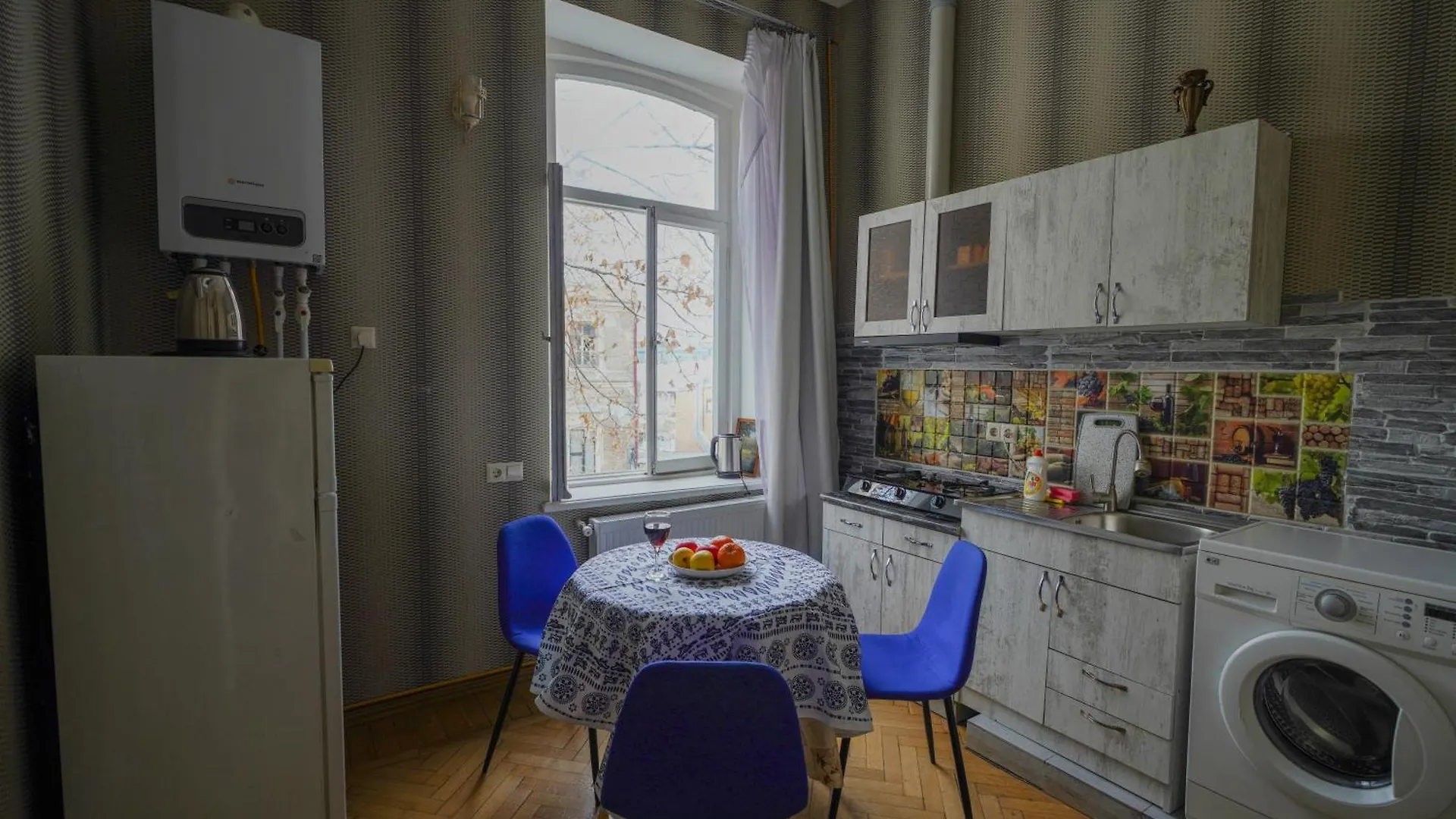 Apartments In Historic XIX Century Building Of Old Tbilisi - Walk To Everything